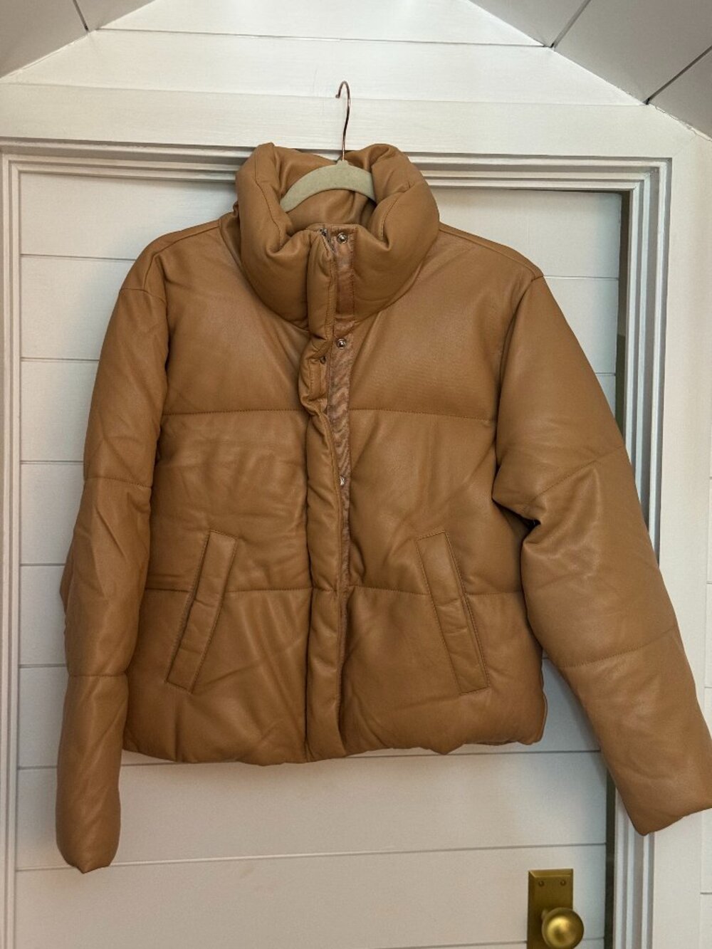 The A&F Mini Puffer Jacket in Vegan Leather (M)